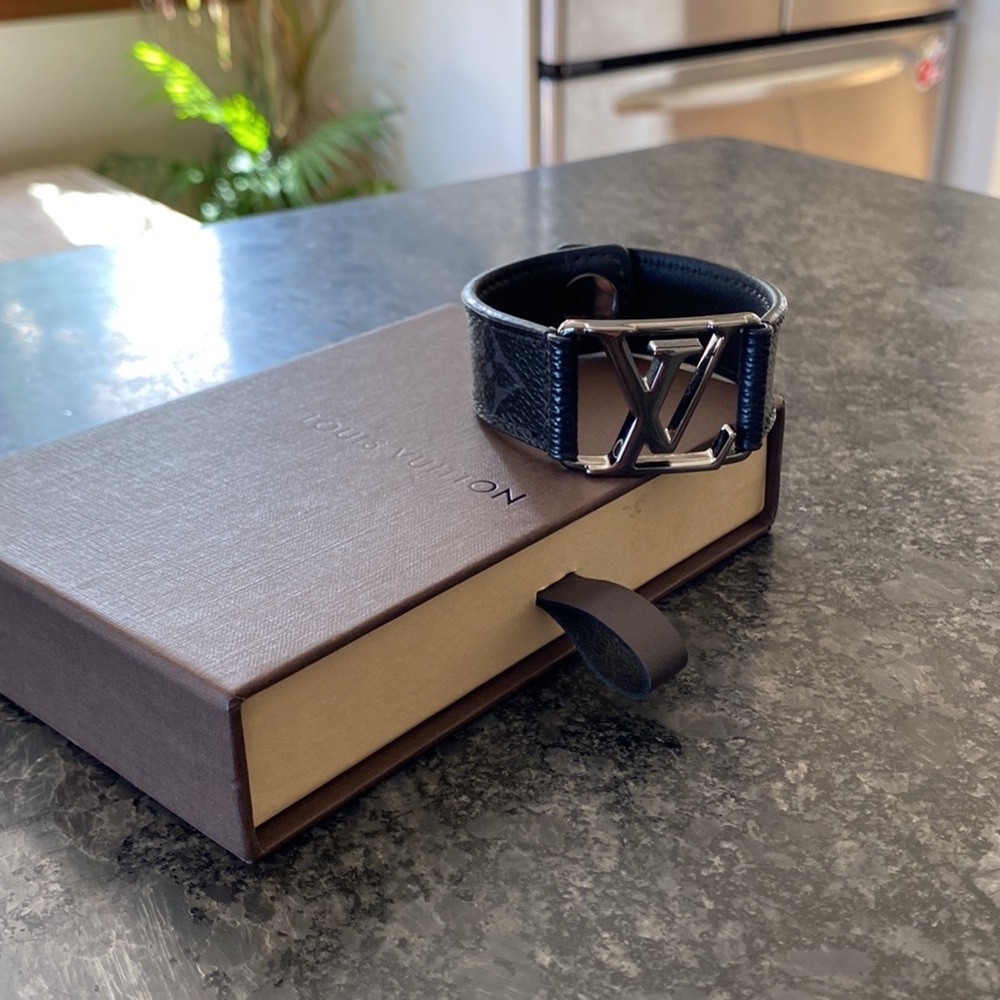 🦁 Louis Vuitton Monogram Eclipse Bracelet